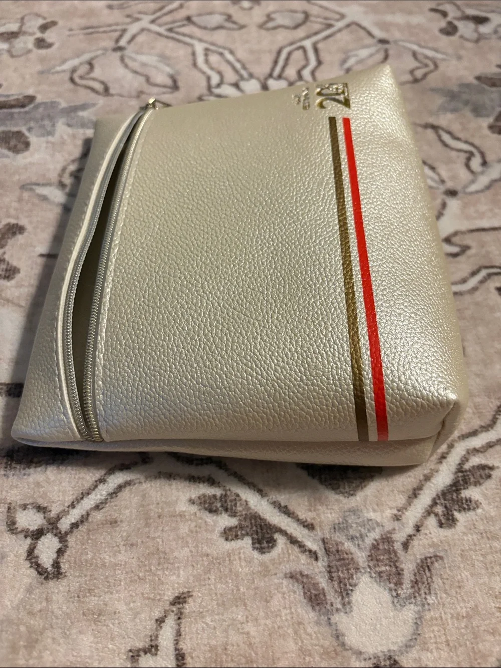 Etihad Airways 20th Anniversary limited edition amenity bag